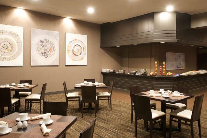 Dining 51 of 82