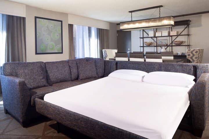 Room 32 of 82