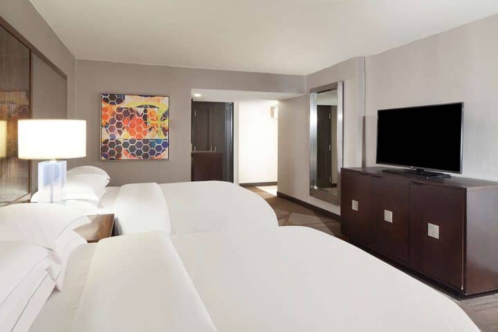 Room 30 of 82